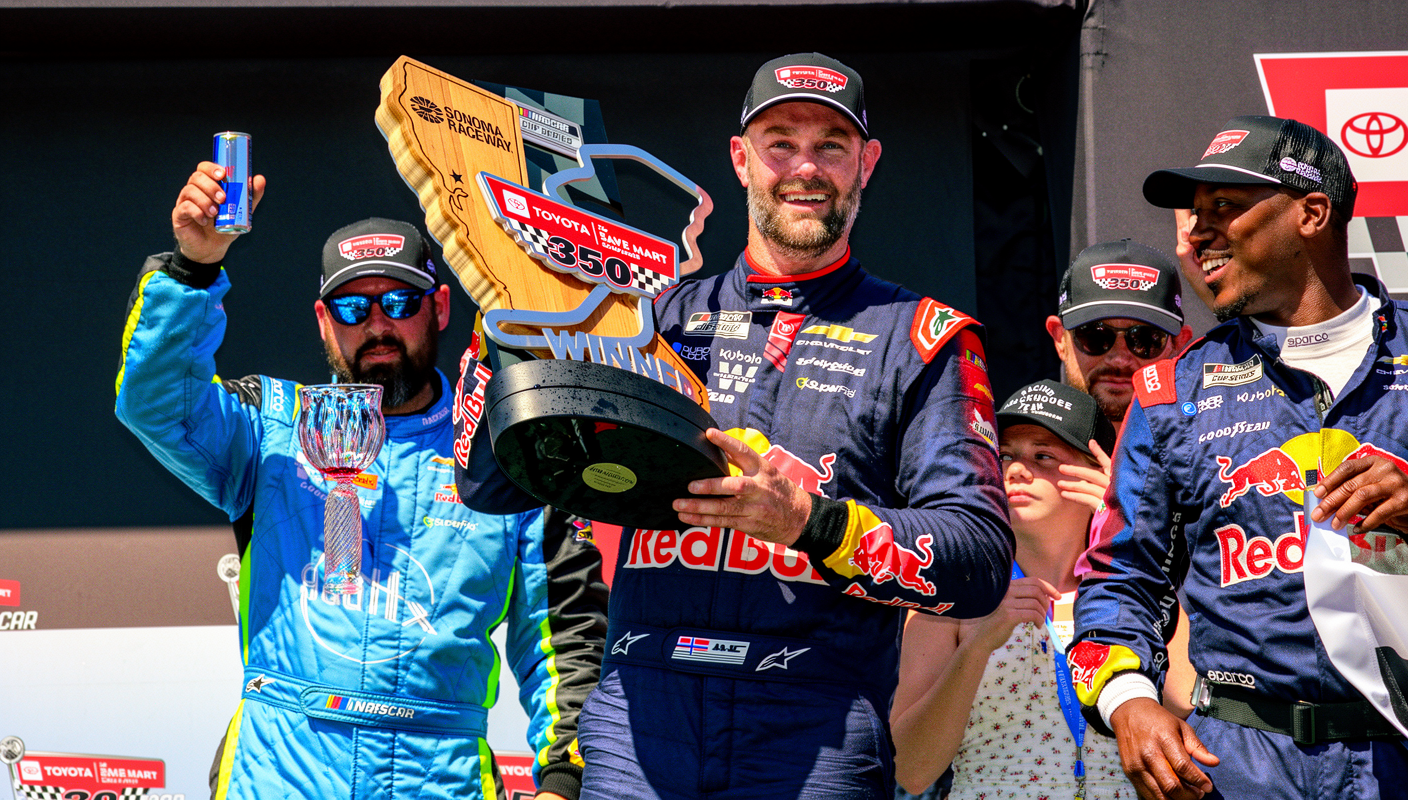 Shane van Gisbergen 逆袭夺冠背后的4大关键启示：FFF体育平台 - FFF体育 在索诺玛的不可复制之路